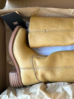 FRYE Campus 14L Tall Leather Boots Banana Tan--8M  EXCELLENT LIKE NEW!!!